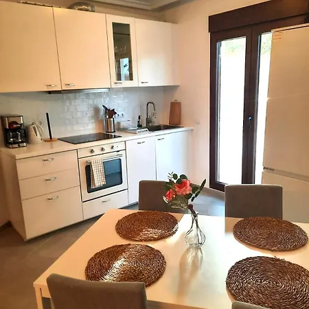 Happy Travel La Maestranza 5a Apartment